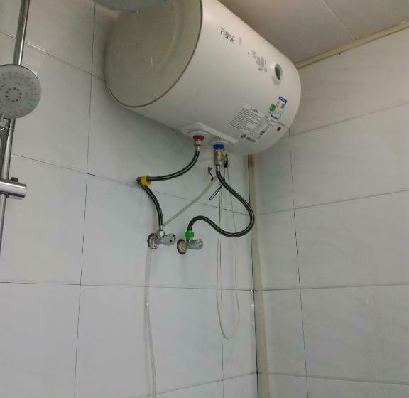 Номер Стандарт, Hongmen Hostel
