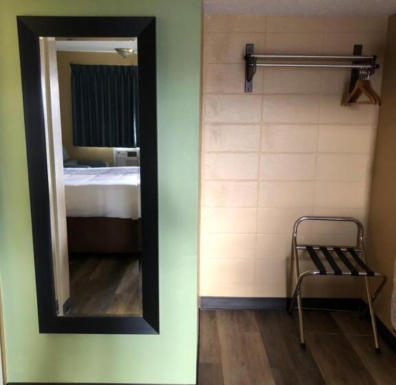 Стандартный Номер Кровать Кинг, Knights Inn Motel