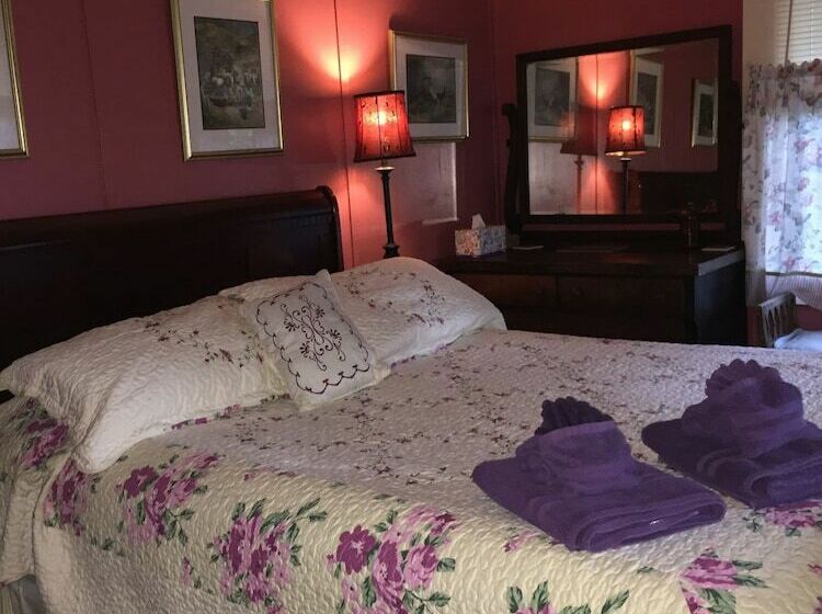 اتاق راحتی, Maureen S Bed & Breakfast