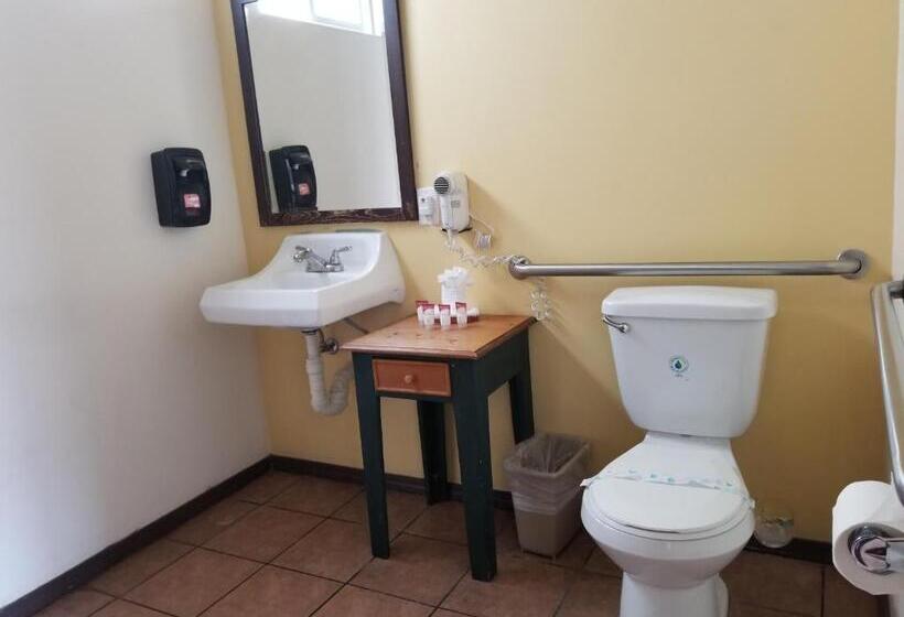 חדר סטנדרט מותאם לאדם עם מוגבלויות, Casa Bella Inn Downtown La