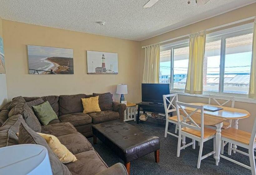 Люкс, Montauk Oceanside Suites