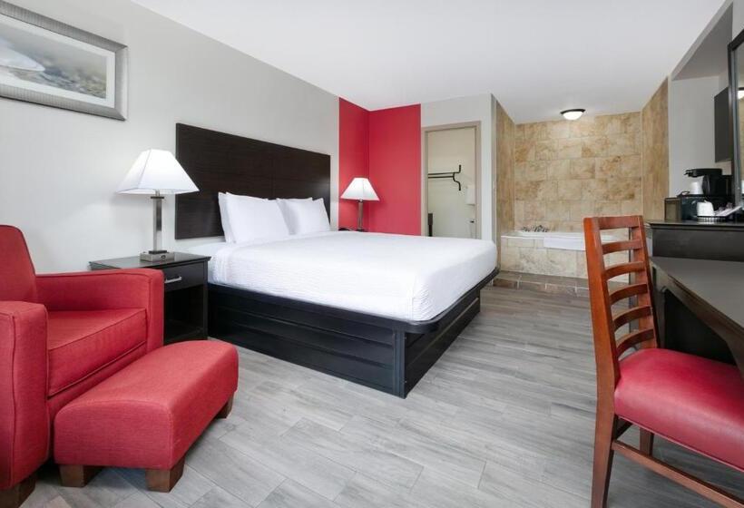 Номер Стандарт Кровать Кинг Адаптированный для Инвалидов, Ramada By Wyndham Gulfport I 10 Diamondhead
