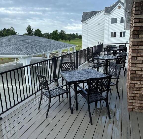 Семейный Номер, Lakeview Hills Golf & Resort