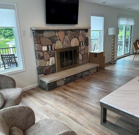 Семейный Номер, Lakeview Hills Golf & Resort