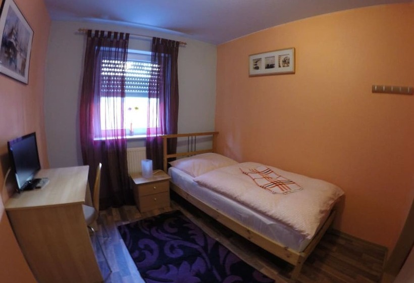 اتاق استاندارد یک نفره, Hostel Nuremberg