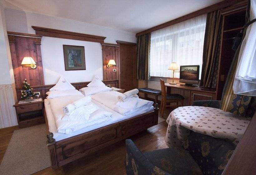 Классический номер с видом на горы, Garni Concordia   Dolomites Home