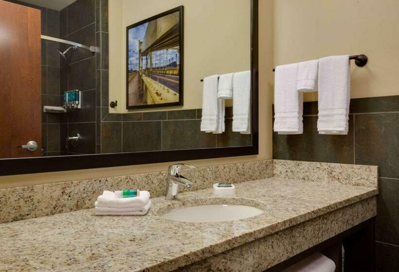 Люкс Deluxe Кровать Кинг, Drury Plaza Hotel Pittsburgh Downtown