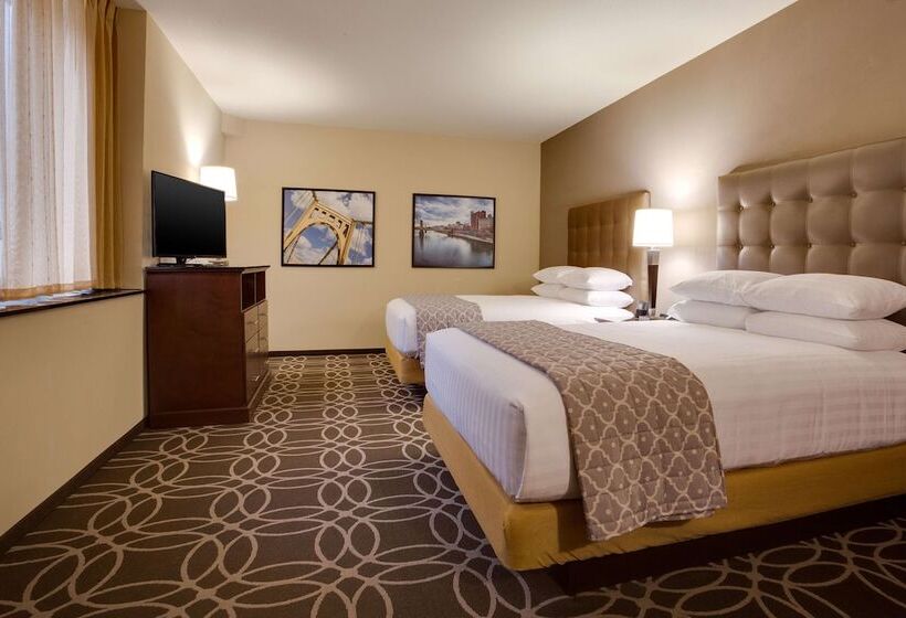 Номер Deluxe, Drury Plaza Hotel Pittsburgh Downtown