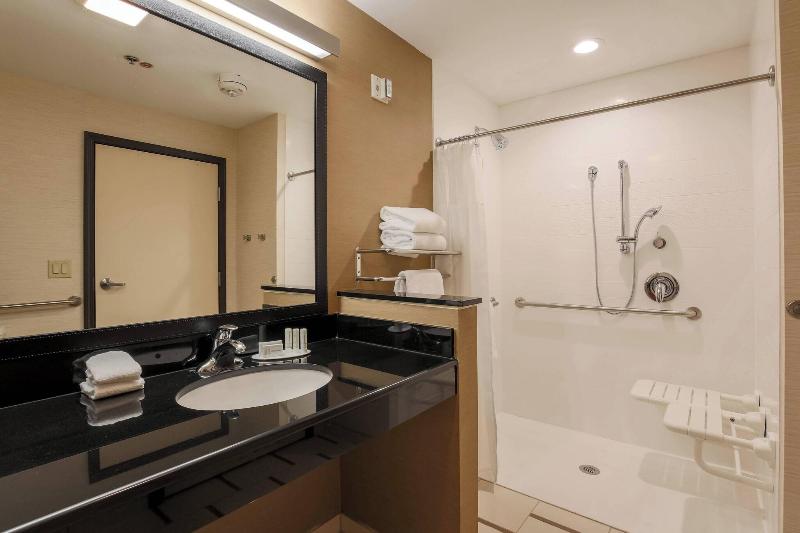 חדר סטנדרט עם מיטת קינג, Fairfield Inn & Suites By Marriott Cuero