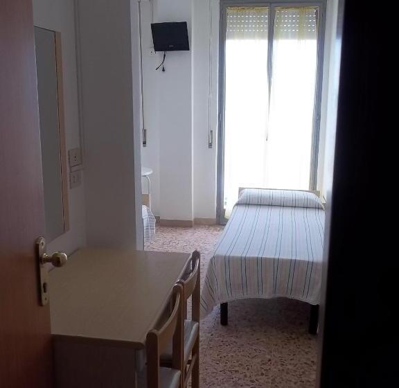 Номер Стандарт Трехместный, Italia