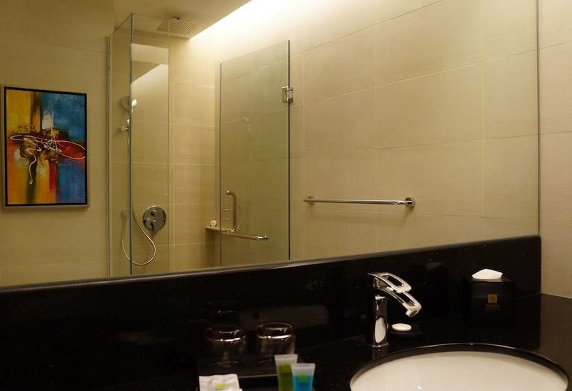חדר דלוקס, Greens Hotel & Suites