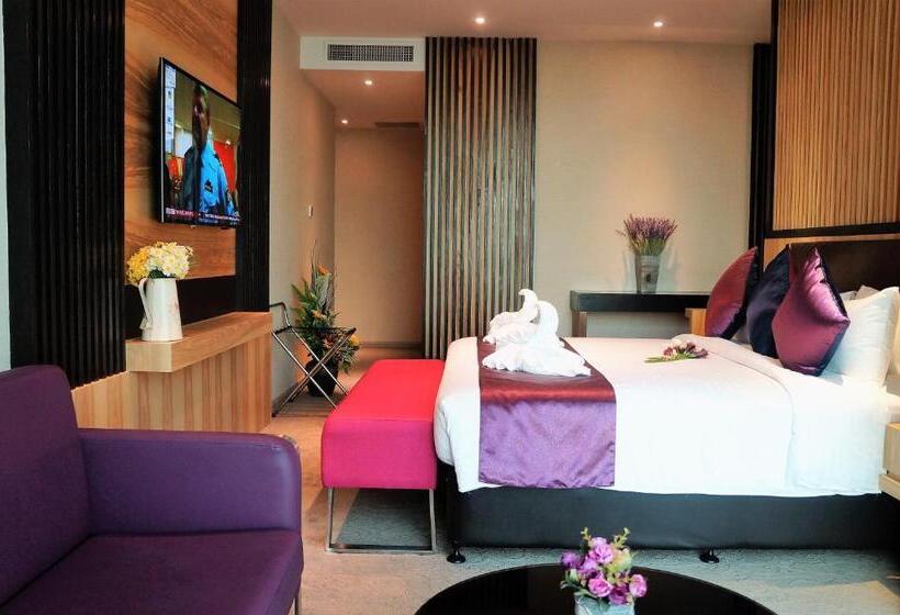 סוויטה, Greens Hotel & Suites