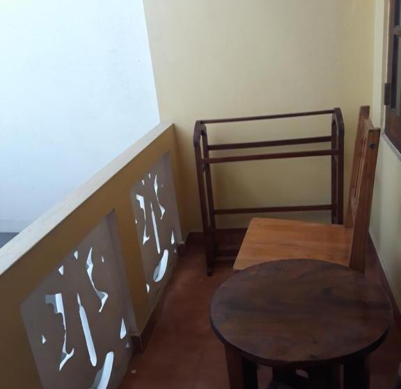 Апартаменты 1 Спальня с Балконом, Sea Breeze Guest House