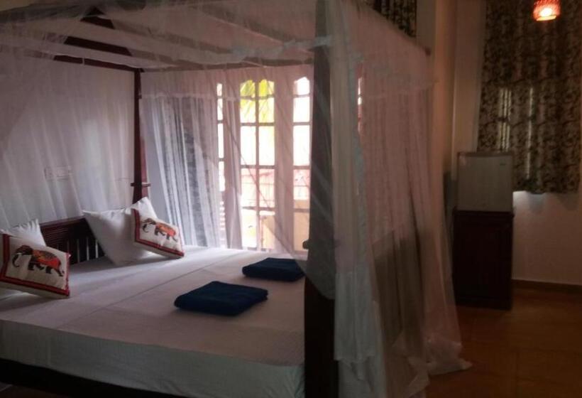 Номер Стандарт Трехместный, Sea Breeze Guest House