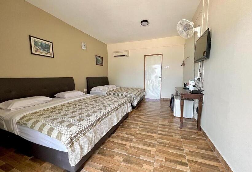 اتاق خانوادگی با چشم‌انداز دریا, Juara Beach Resort