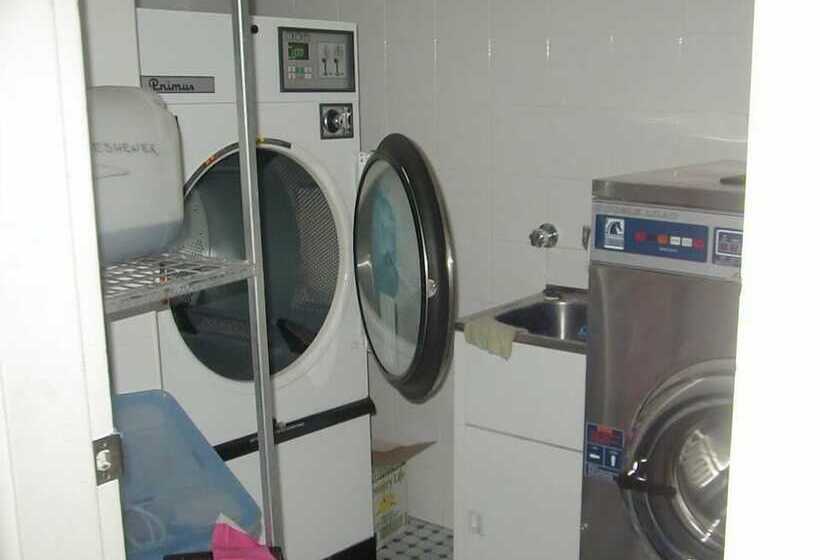 Номер Стандарт Индивидуальный Совместная Ванная, Sinclairs City Hostel