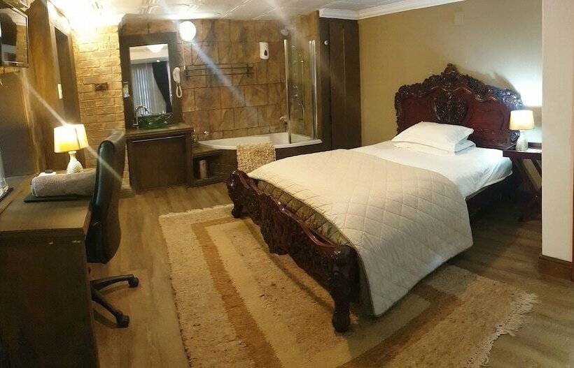Quarto Estandar, Victoria Manor