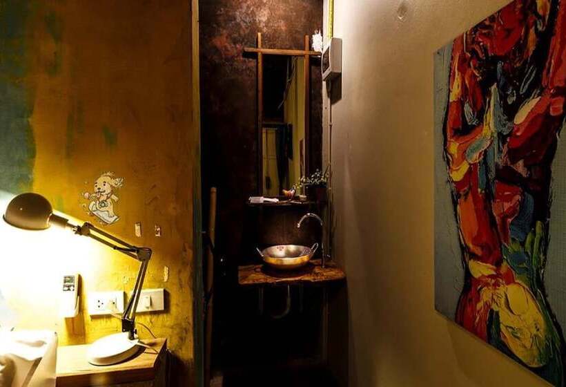 اتاق استاندارد, Artist S Place Trat