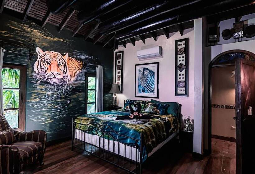 Deluxe Suite King Bed, Caribe Tesoro
