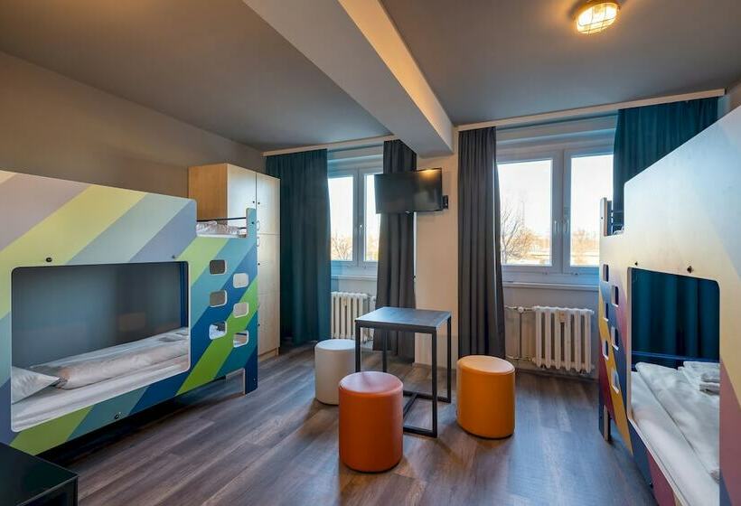 اتاق خانوادگی, a&o Berlin Friedrichshain