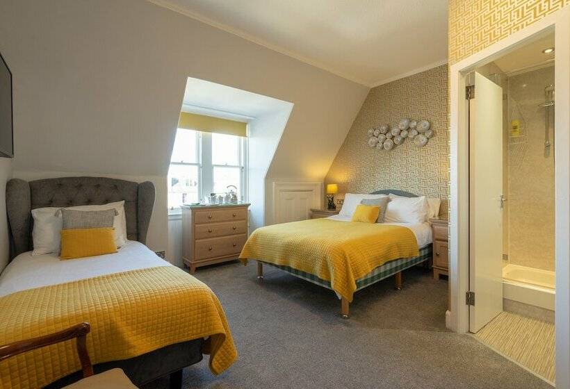 Quarto Triplo Estandar, Kingsley Guest House