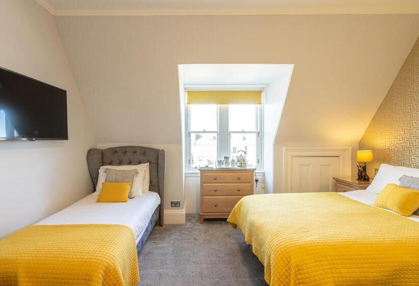 Quarto Triplo Estandar, Kingsley Guest House