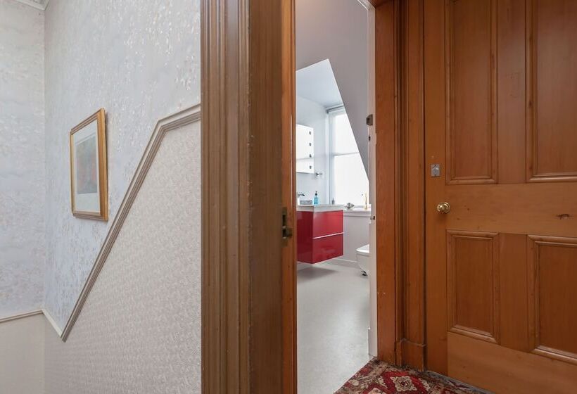 Quarto Estandar, Kingsley Guest House