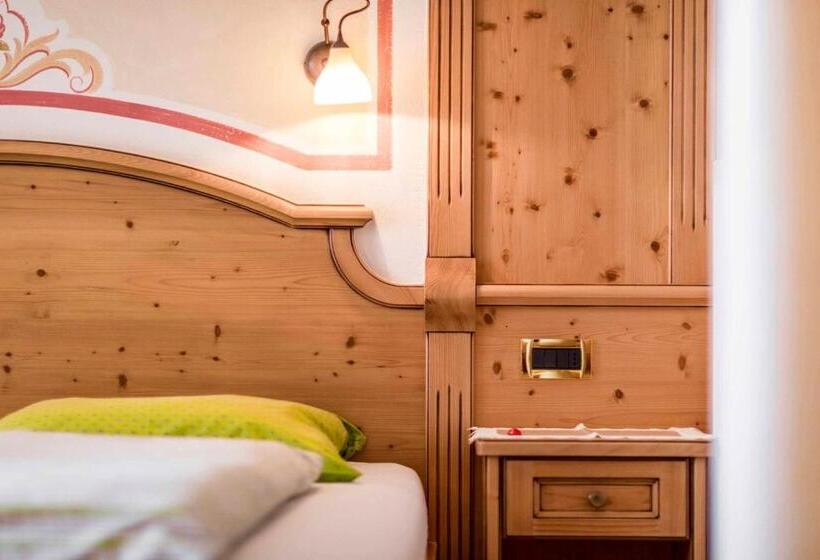 4인용 스탠다드 룸, Garni Hotel Residence Diamant