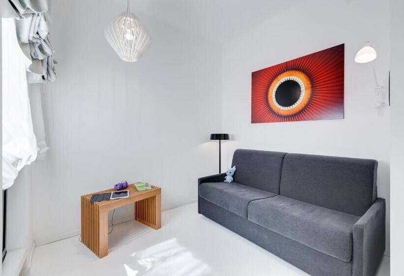 סוויטה דלוקס, Sora Luxury Inn