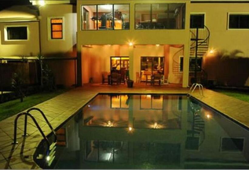 اتاق لوکس یک تخته, The Guest House