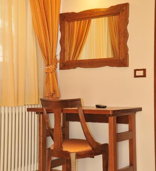 غرفة قياسية مزوَّدة بشُرفة, Affittacamere Les Noyers