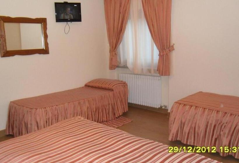 غرفة عائلية كلاسيكية, Affittacamere Les Noyers