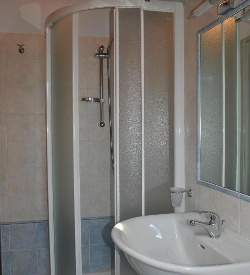 غرفة قياسية ثلاثية, Affittacamere Les Noyers