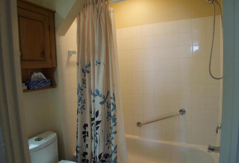 Standard Szoba King Size Bed, Au Manoir De La Rue Merry