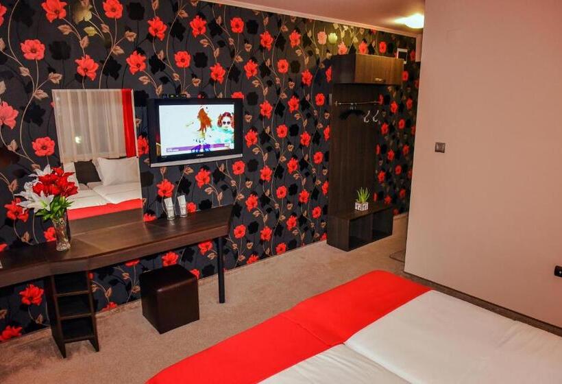 Номер Стандарт Вид на Горы, Central Guest Rooms
