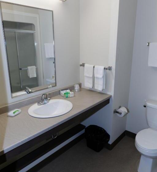 חדר סטנדרט שתי מיטות זוגיות, Crossroads Inn & Suites