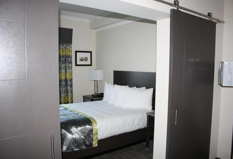 Люкс с гидромассажем, Crossroads Inn & Suites