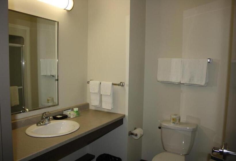Полулюкс, Crossroads Inn & Suites