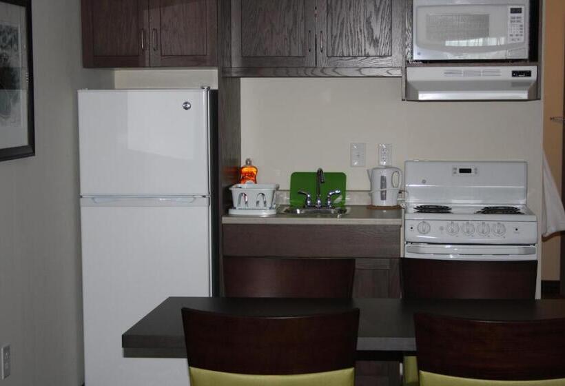 Люкс Кровать Кинг, Crossroads Inn & Suites