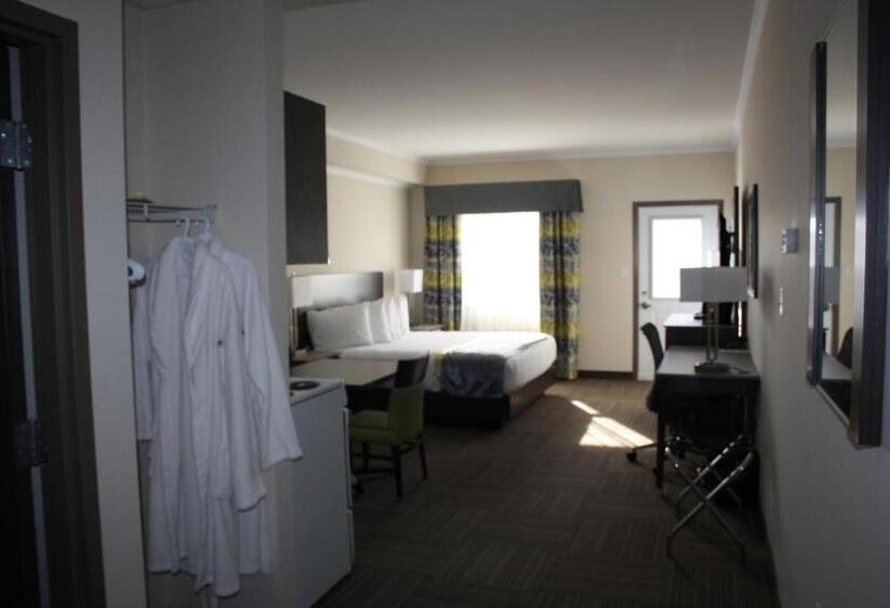 스위트 킹사이즈 침대, Crossroads Inn & Suites