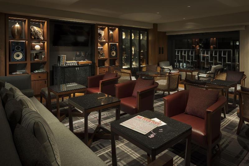 스탠다드 룸, Crossroads Inn & Suites