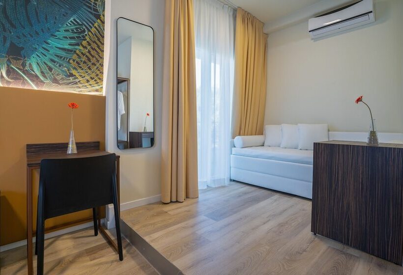 Chambre Quadruple Standard avec Balcon, Suez