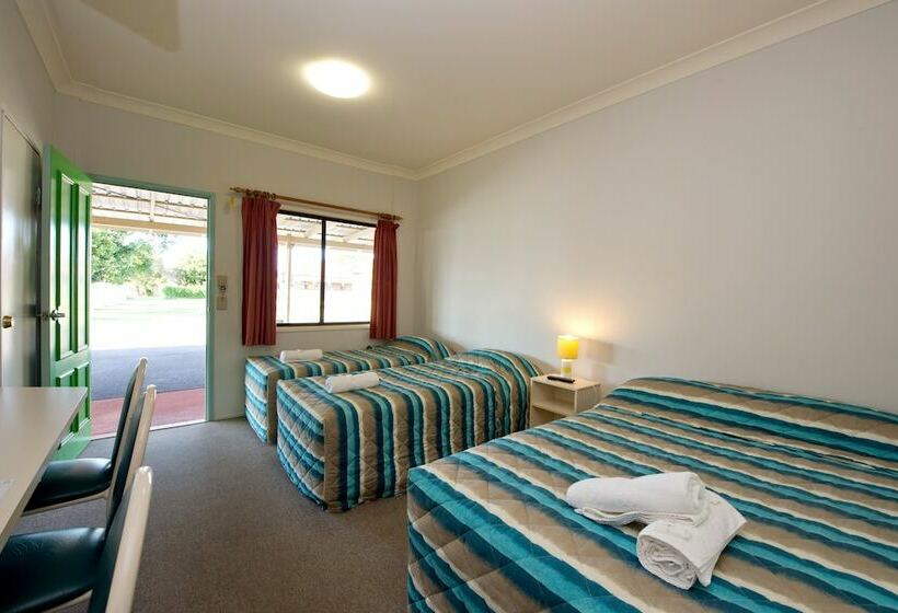 Quarto Quádruplo Estandar, Lamington Hotel Motel   Detached Motel