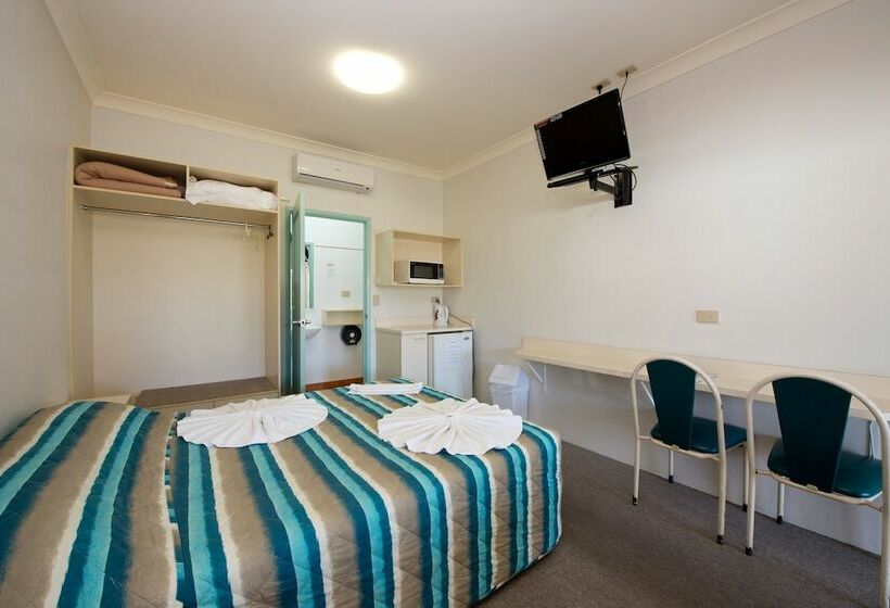 Quarto Triplo Estandar, Lamington Hotel Motel   Detached Motel
