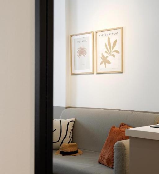 استودیوی استاندارد, Ermass Modern Living Apartments