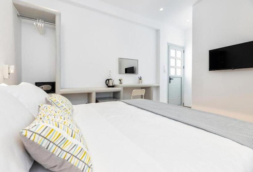 Номер Стандарт, Pelican Paros