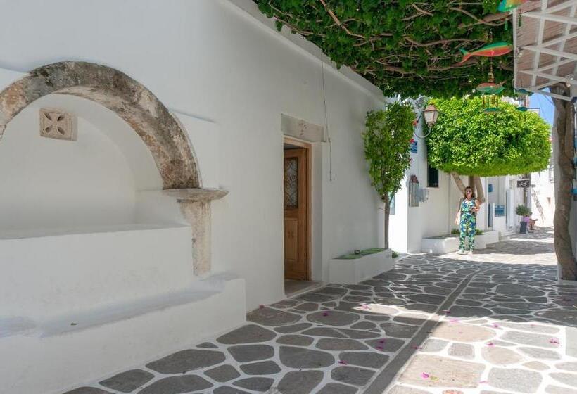 Номер Basic, Pelican Paros