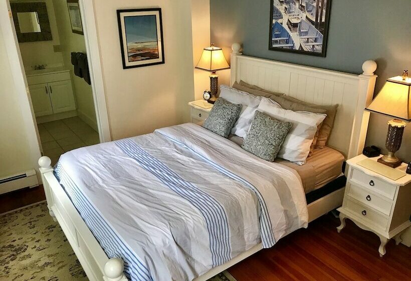Люкс, Bourne Bed And Breakfast