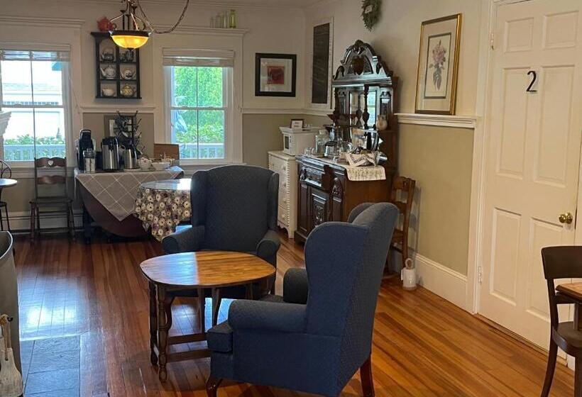 Люкс, Bourne Bed And Breakfast