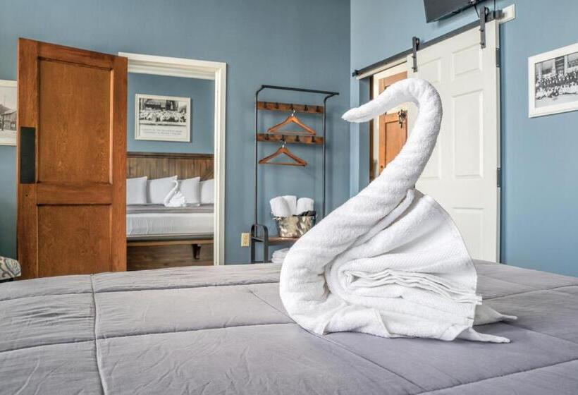 Family Suite, City Hall Grand